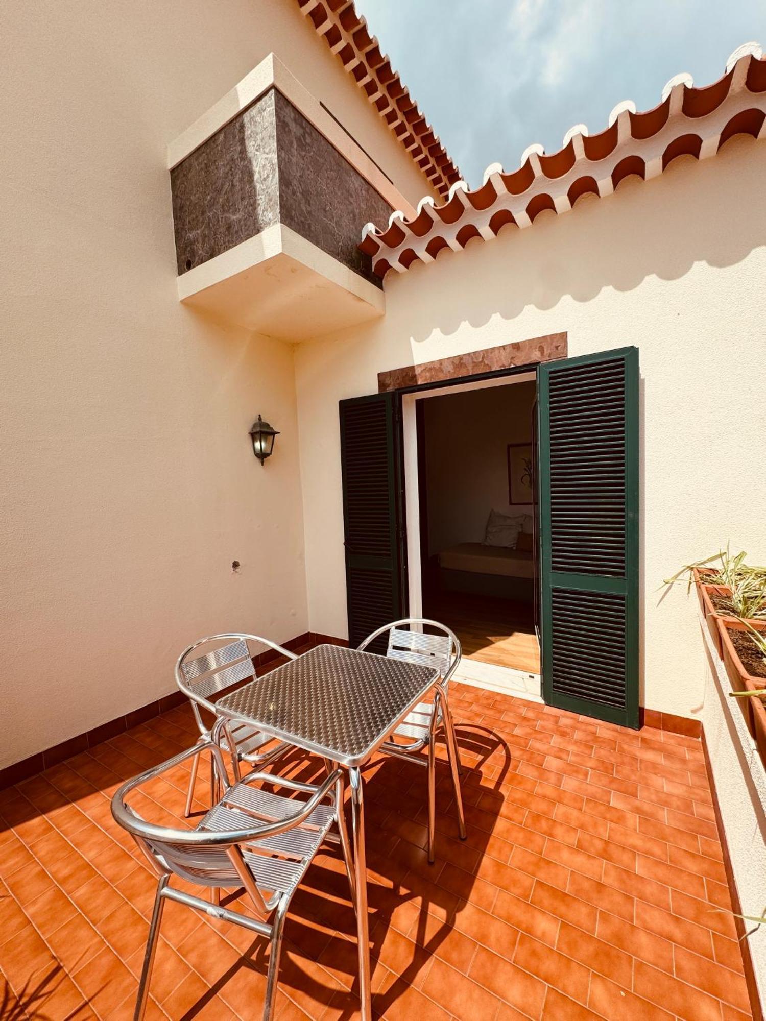 Vale Mar Guest Hotel Ribeira Brava Bagian luar foto