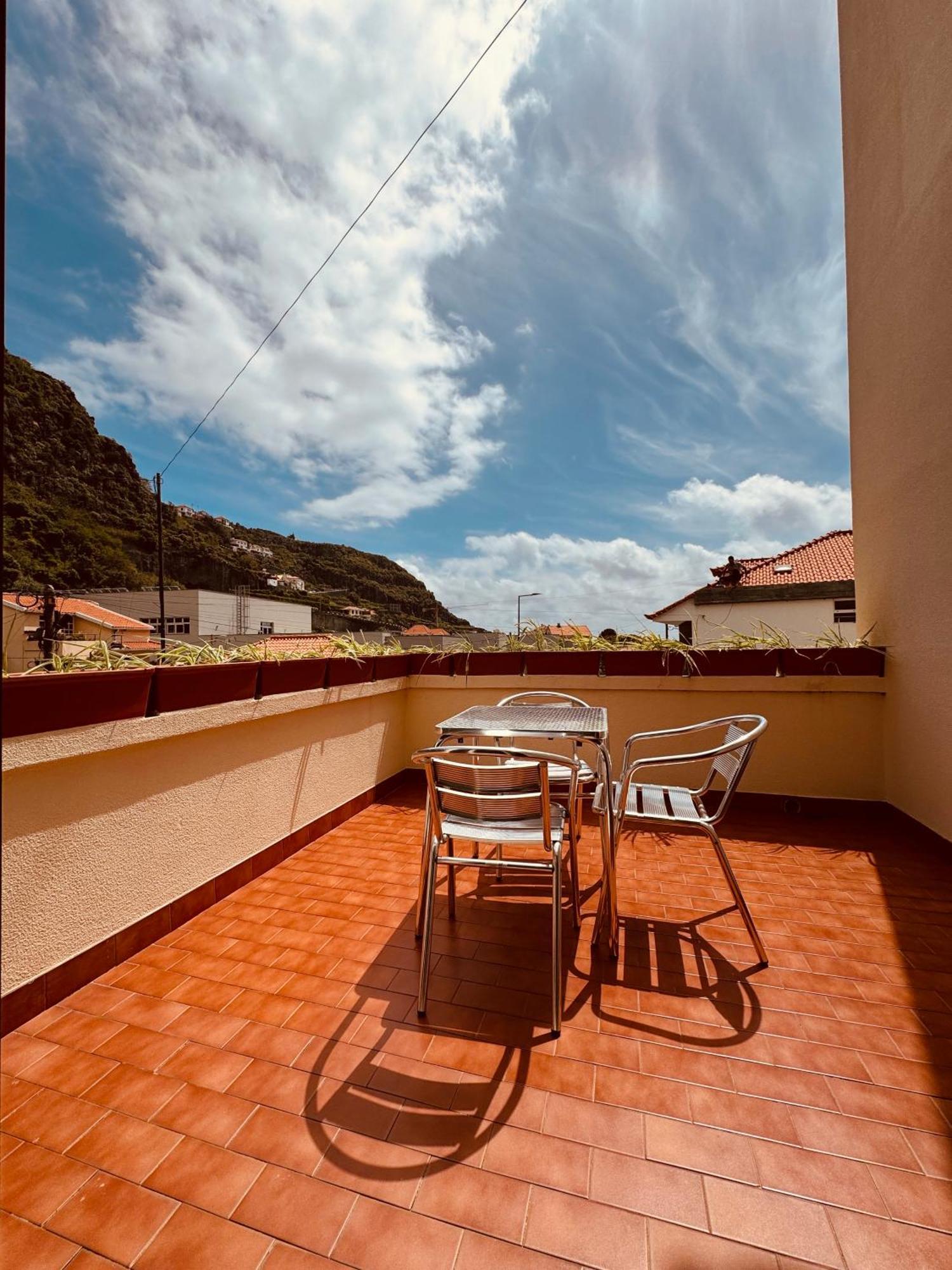 Vale Mar Guest Hotel Ribeira Brava Bagian luar foto