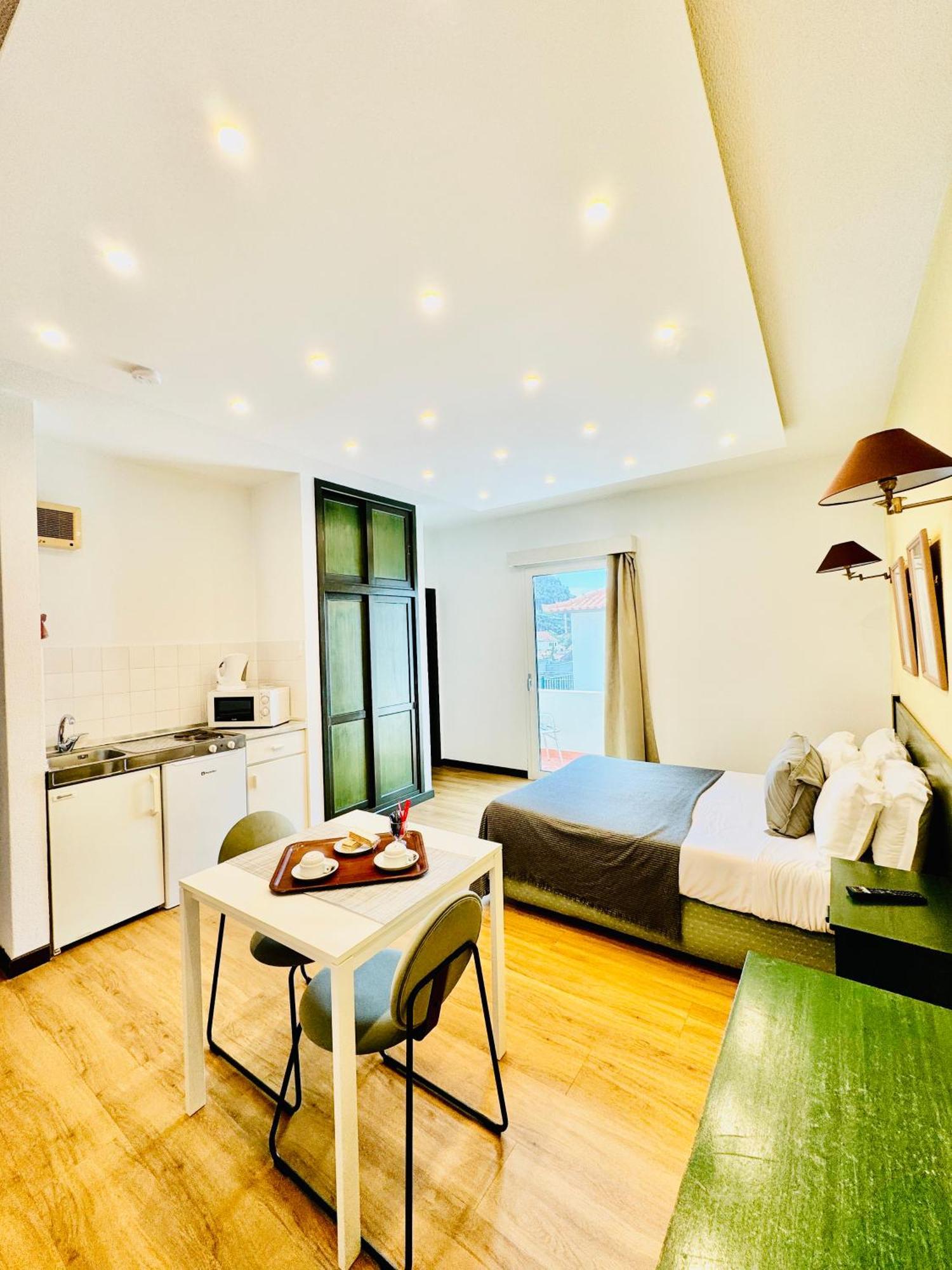 Vale Mar Guest Hotel Ribeira Brava Bagian luar foto