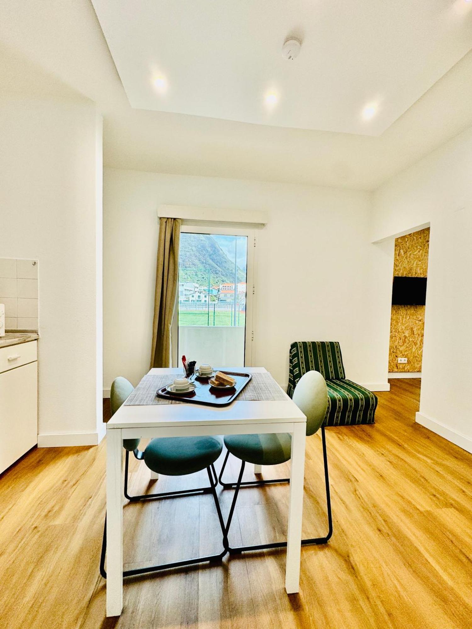 Vale Mar Guest Hotel Ribeira Brava Bagian luar foto